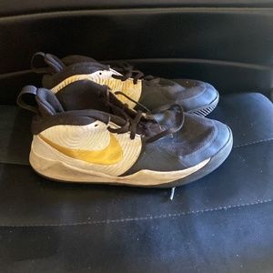 Athletic shoes men and boys